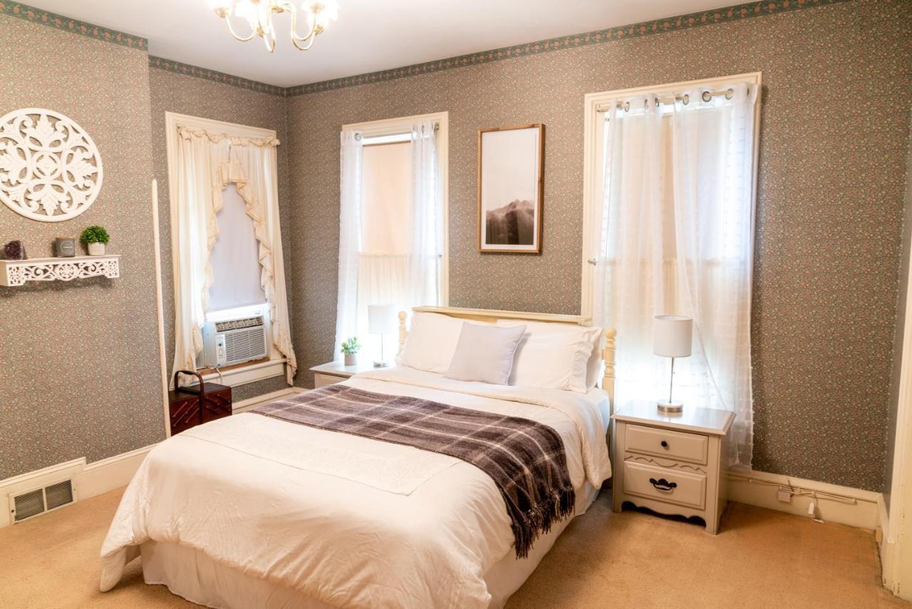 Charming Executive Victorian Mansion W/ Free Parking - Near Bucknell Villa Milton ภายนอก รูปภาพ