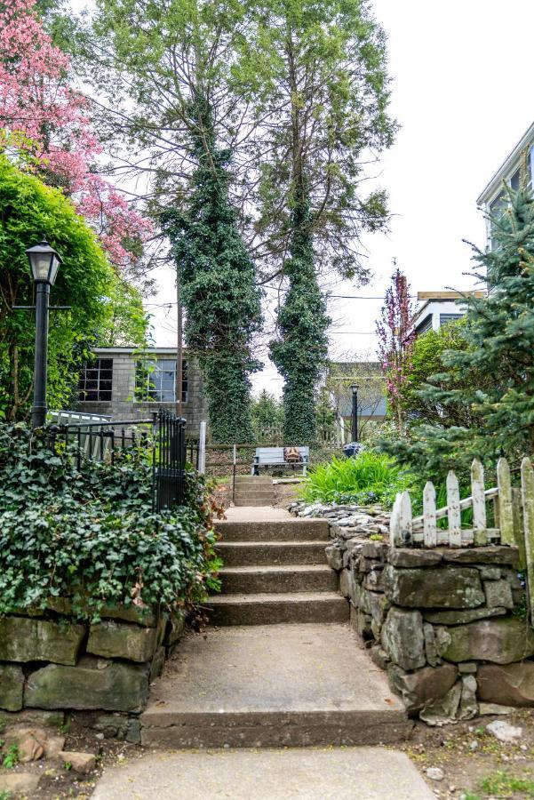 Charming Executive Victorian Mansion W/ Free Parking - Near Bucknell Villa Milton ภายนอก รูปภาพ