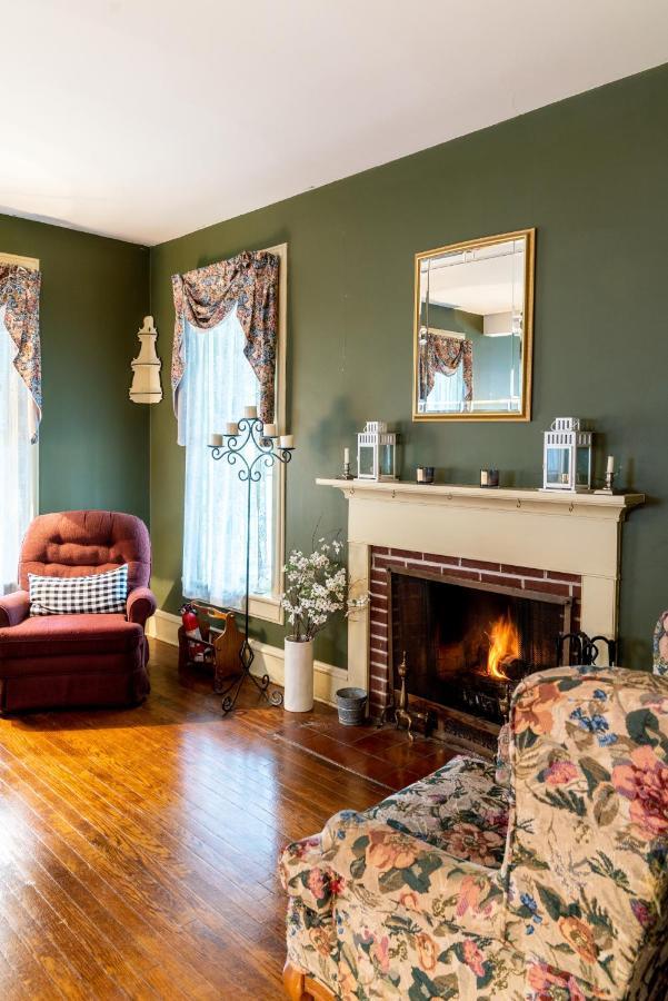 Charming Executive Victorian Mansion W/ Free Parking - Near Bucknell Villa Milton ภายนอก รูปภาพ