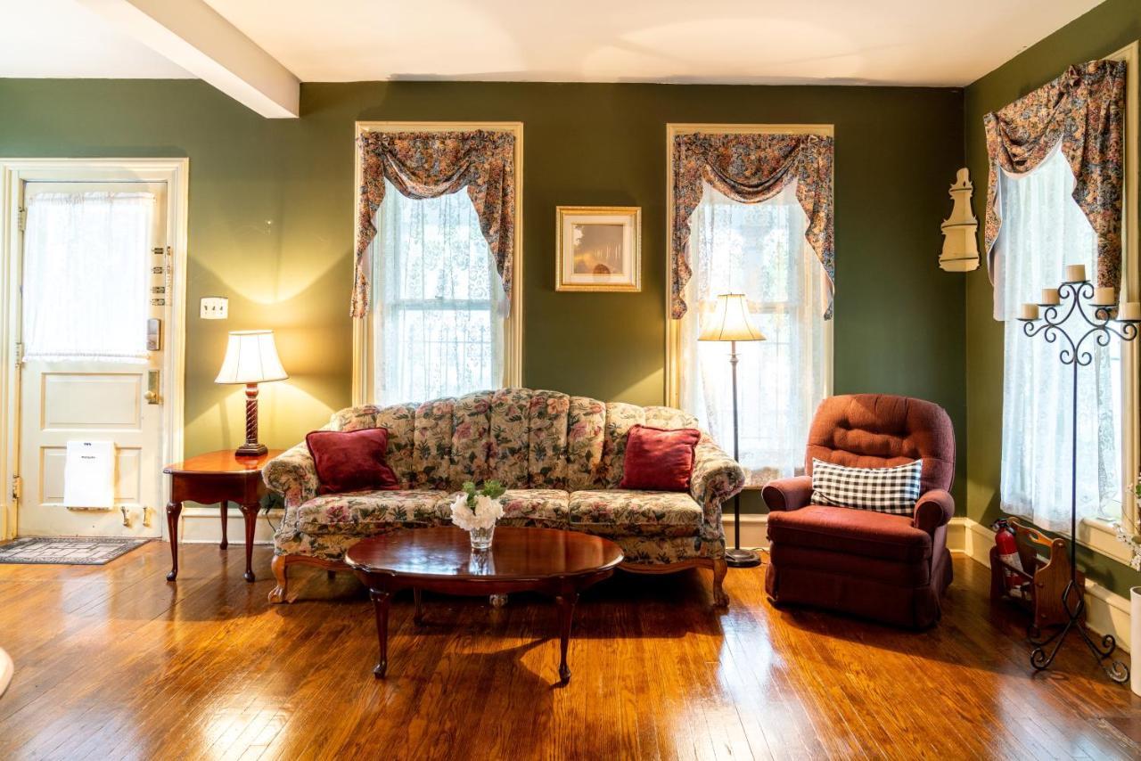 Charming Executive Victorian Mansion W/ Free Parking - Near Bucknell Villa Milton ภายนอก รูปภาพ